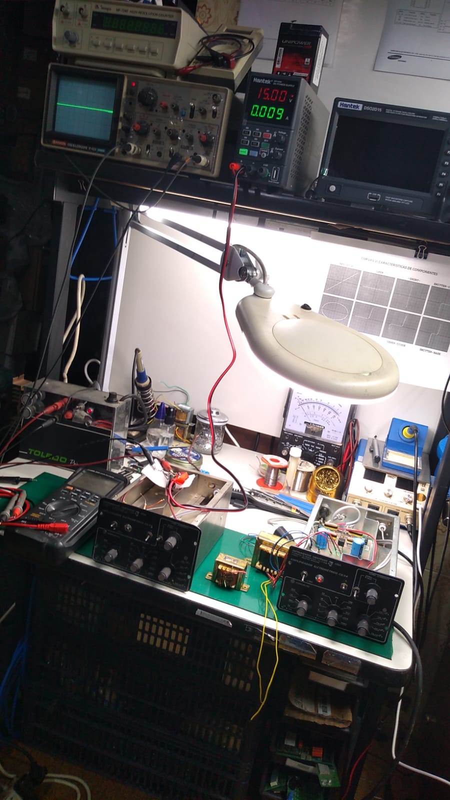 LAB_bancada instrumentos em reparo IMG-20230804-WA0044.jpg